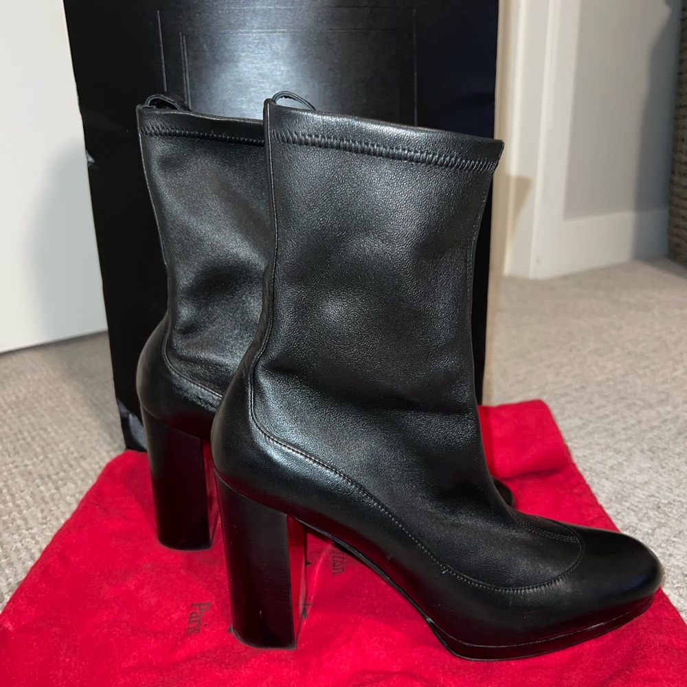 CHRISTIAN LOUBOUTIN
Gena 85 stretch-leather sock boots